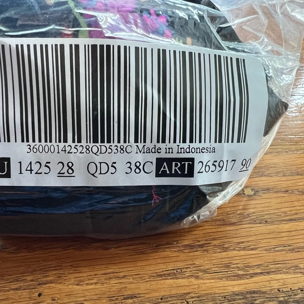 Victoria's Secret Black Floral Bra - Picture 5 of 5